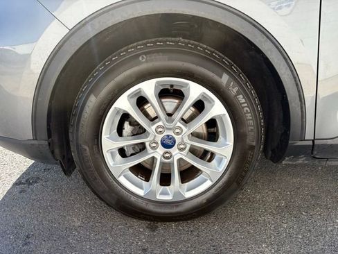 Used 2022 Ford Escape SE image 9