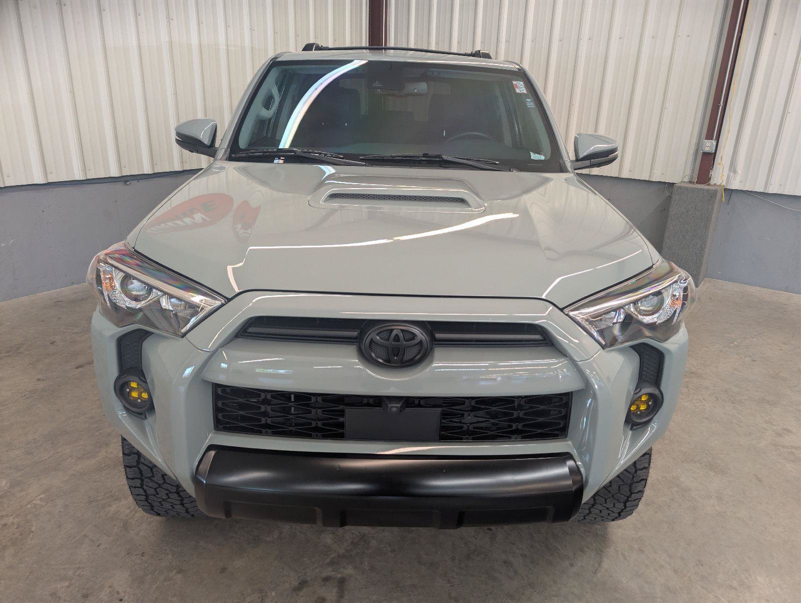 Used 2023 Toyota 4Runner TRD Off-Road Premium w/ Off Road Premium Plus Package AWD/4WD image 4