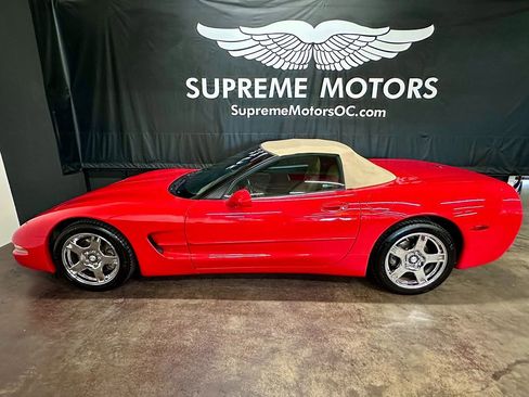 Used 1998 Chevrolet Corvette Convertible w/ Memory Pkg image 10