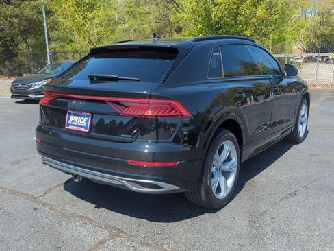 Used 2022 Audi Q8 Premium image 5