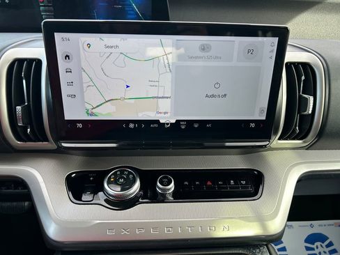 Used 2025 Ford Expedition Active image 20