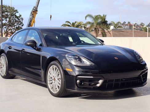 Certified 2023 Porsche Panamera 4 Platinum Edition image 7