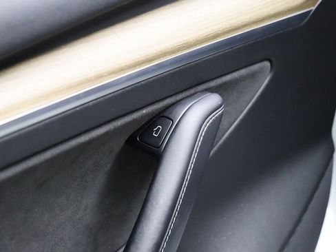 Used 2023 Tesla Model 3 Standard Range image 23