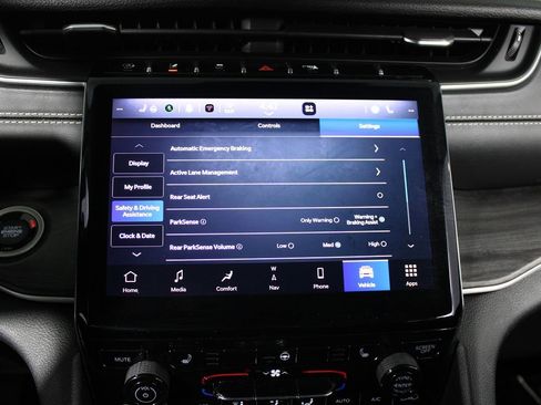 Used 2021 Jeep Grand Cherokee L Limited image 10