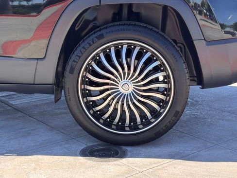 Used 2019 Jeep Cherokee Altitude image 10