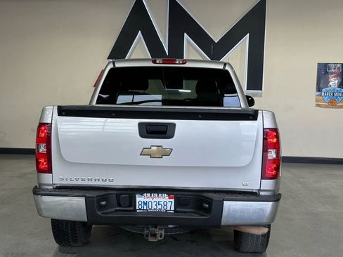 Used 2007 Chevrolet Silverado 1500 LT w/ 1LT Convenience Package AWD/4WD image 5