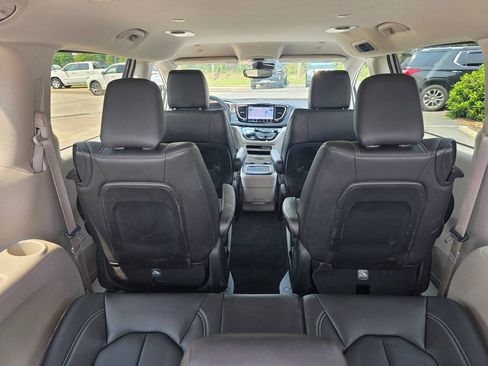 Used 2024 Chrysler Pacifica Limited FWD image 22