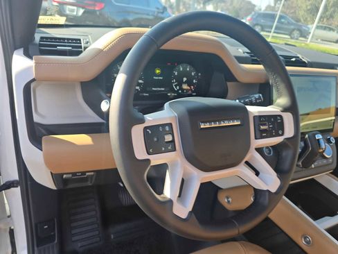 New 2026 Land Rover Defender 110 X-Dynamic SE image 25