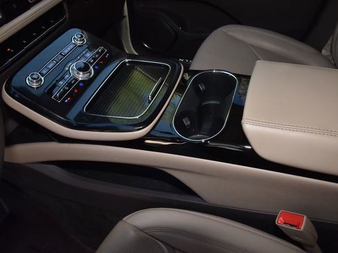 Used 2023 Lincoln Nautilus Reserve image 30