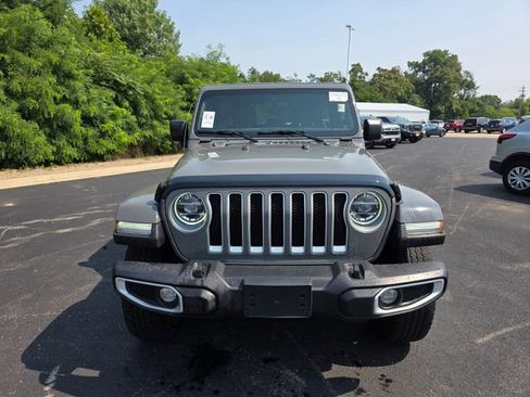 Used 2021 Jeep Wrangler Unlimited Sahara image 2