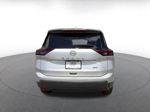 Used 2025 Nissan Rogue SV AWD/4WD image 12