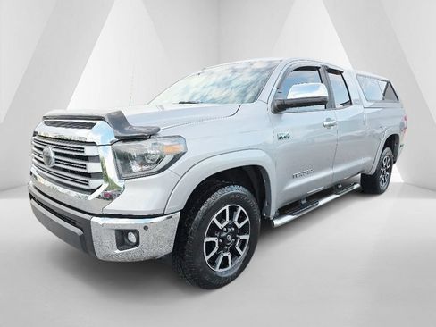 Used 2019 Toyota Tundra Limited w/ Limited Premium Package AWD/4WD image 3