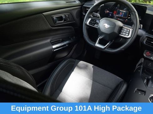 Used 2025 Ford Mustang Coupe RWD image 2
