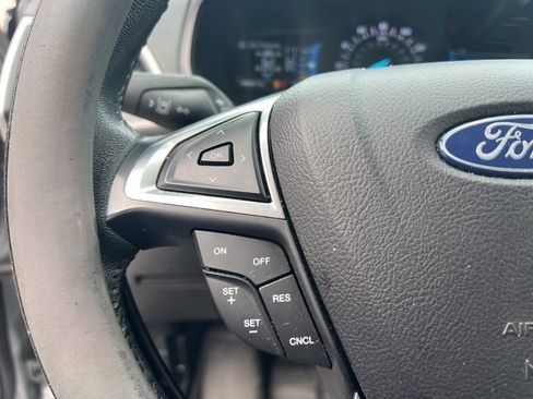 Used 2023 Ford Edge SEL image 25
