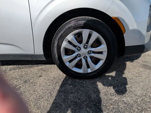 Used 2020 Kia Soul LX FWD image 14