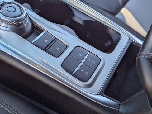 Used 2022 Ford Explorer XLT w/ Equipment Group 202A image 24