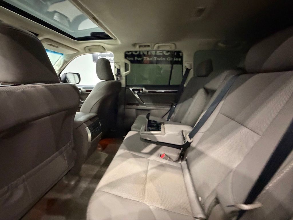 Used 2019 Lexus GX 460 Premium AWD/4WD image 24