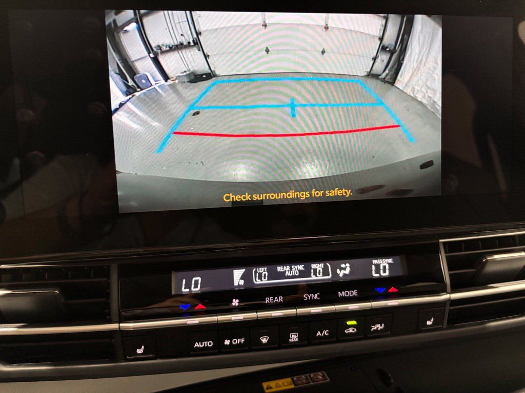 Used 2026 Toyota Sienna XLE AWD/4WD image 39