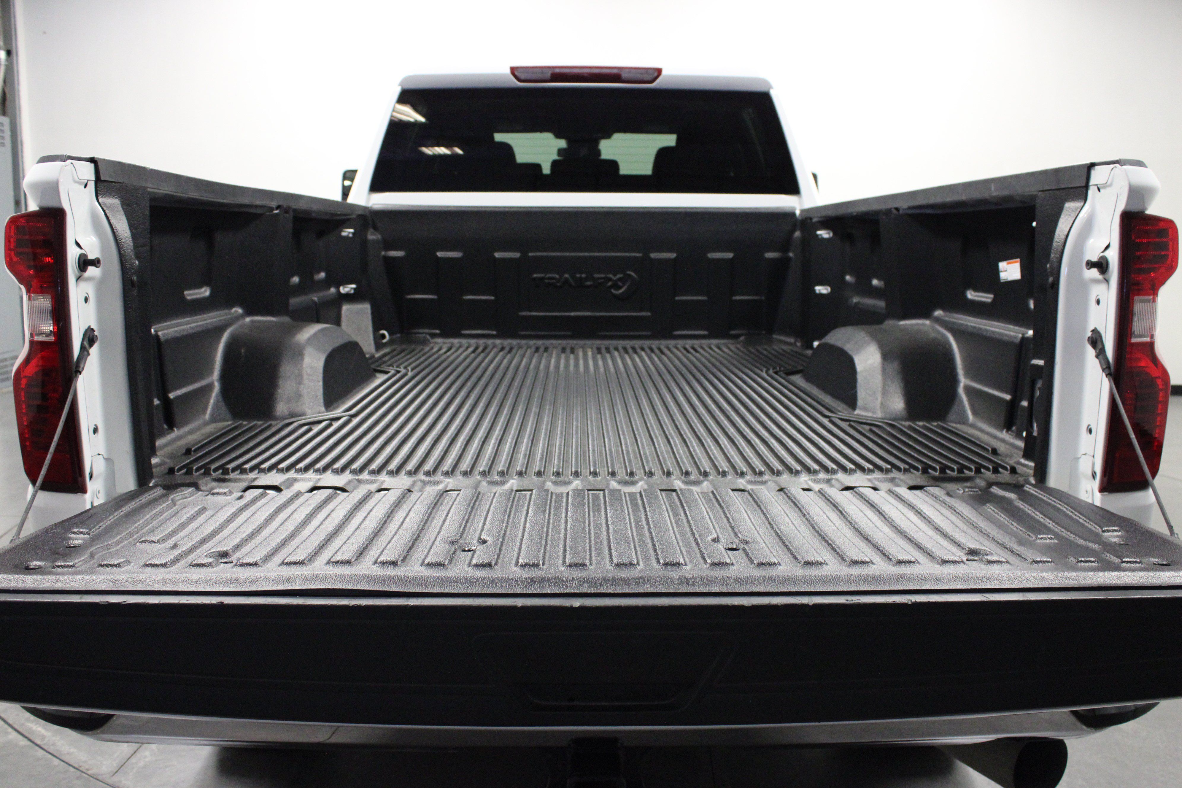 Used 2025 Chevrolet Silverado 2500 LT w/ Convenience Package AWD/4WD image 14