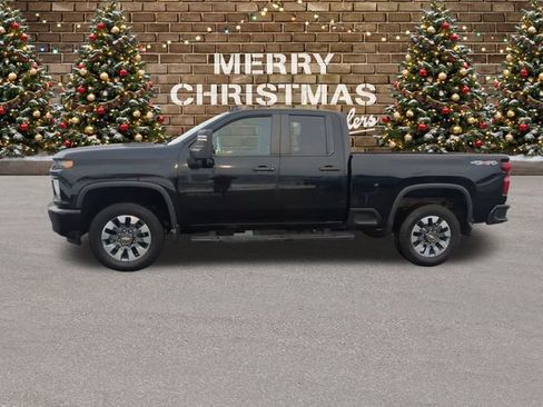 Used 2022 Chevrolet Silverado 2500 Custom w/ Custom Value Package image 2