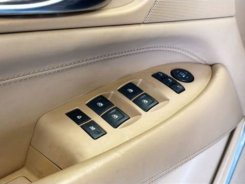 Used 2018 Cadillac Escalade ESV Platinum image 18