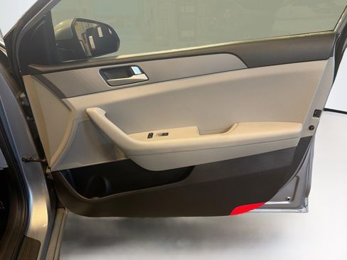 Used 2017 Hyundai Sonata SE w/ Cargo Package FWD image 29