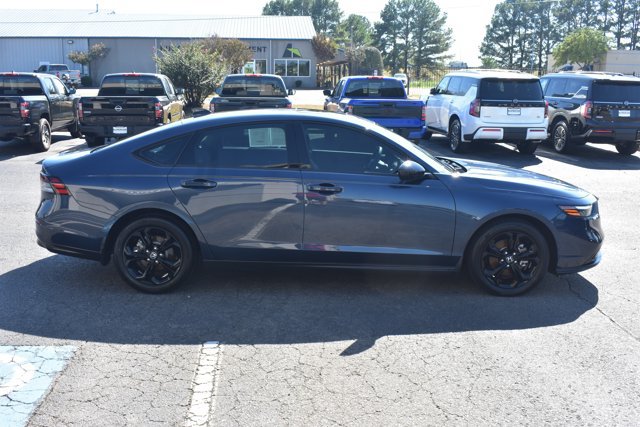 Used 2025 Honda Accord SE image 4