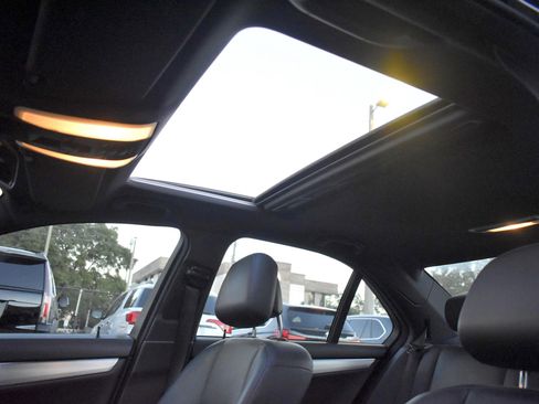 Used 2014 Mercedes-Benz C 250 C 250 Luxury Sedan 4D image 11