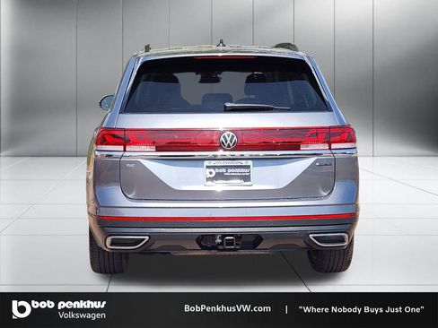 Used 2025 Volkswagen Atlas SE AWD/4WD image 26