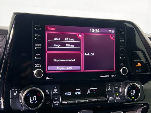 Used 2020 Toyota Highlander XLE FWD image 27