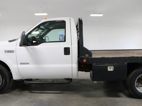 Used 2006 Ford F350 XL RWD image 5
