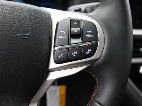 New 2026 Ford Explorer Active image 7