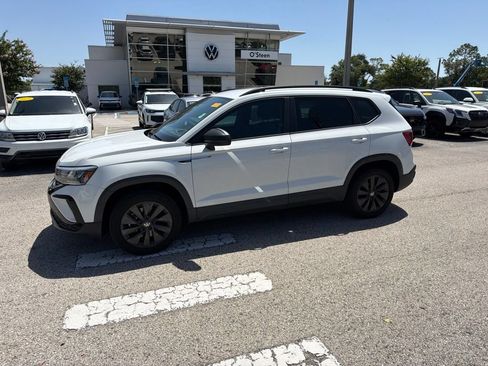 Certified 2022 Volkswagen Taos S FWD image 1