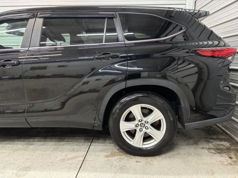 Used 2023 Toyota Highlander LE image 6