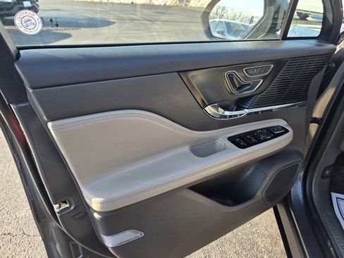 Used 2022 Lincoln Corsair AWD w/ Equipment Group 101A image 37