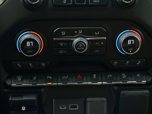 Used 2023 Chevrolet Silverado 2500 High Country w/ Z71 Off-Road Package image 14