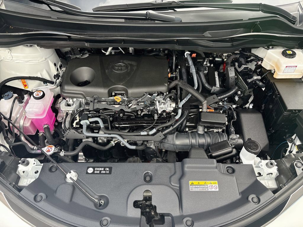 Certified 2026 Toyota Sienna XLE FWD image 28