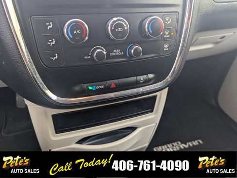 Used 2018 Dodge Grand Caravan SE w/ UConnect Hands-Free Group image 21
