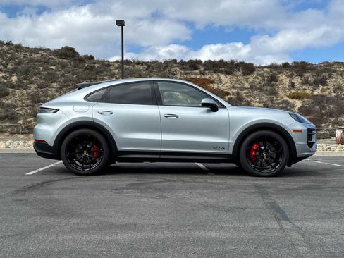 Certified 2026 Porsche Cayenne GTS image 9