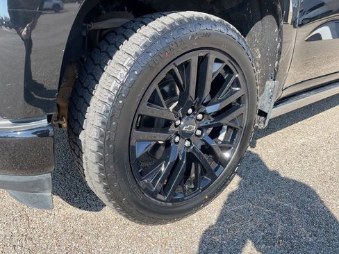 Used 2022 Chevrolet Silverado 1500 High Country w/ Technology Package image 10