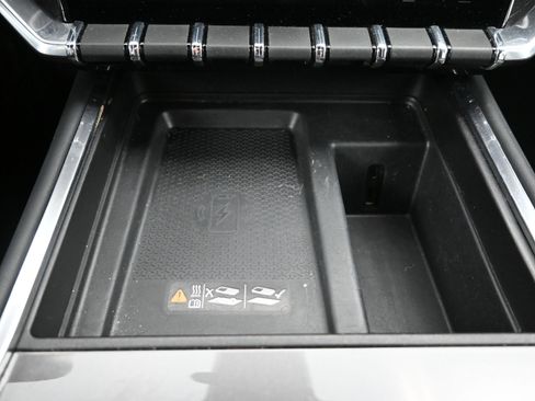 Certified 2025 GMC Acadia Elevation image 17