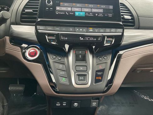 Used 2025 Honda Odyssey Elite image 15