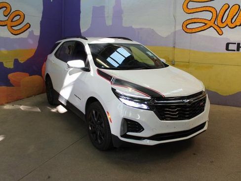 Used 2023 Chevrolet Equinox RS w/ LPO, Floor Liner Package image 2