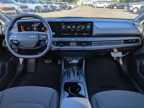 New 2026 Kia K4 FWD image 16