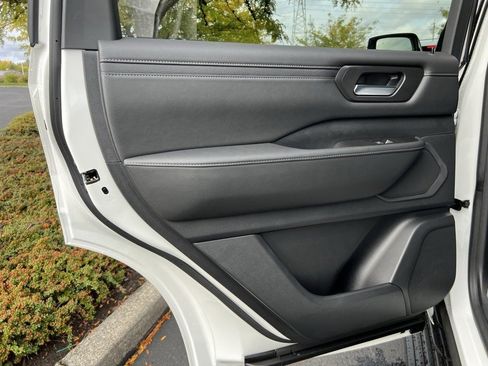 New 2026 Nissan Armada SV image 25