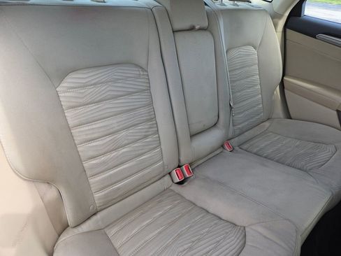 Used 2016 Ford Fusion SE FWD image 28