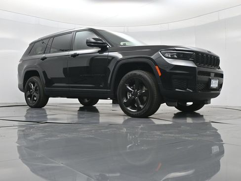 New 2025 Jeep Grand Cherokee L Altitude image 48