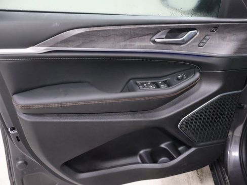 New 2025 Jeep Grand Cherokee L Overland w/ Advanced Protech Group III image 12