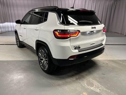 Used 2024 Jeep Compass Limited w/ Elite Group AWD/4WD image 5