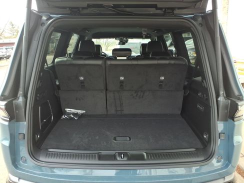 New 2026 Jeep Grand Wagoneer Limited AWD/4WD image 11